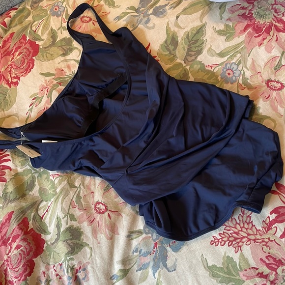 DKNY Size 14  Elegant Classic Swimsuit Wrap Layered Mallot ScoopNeck $89 NEW - Picture 6 of 15
